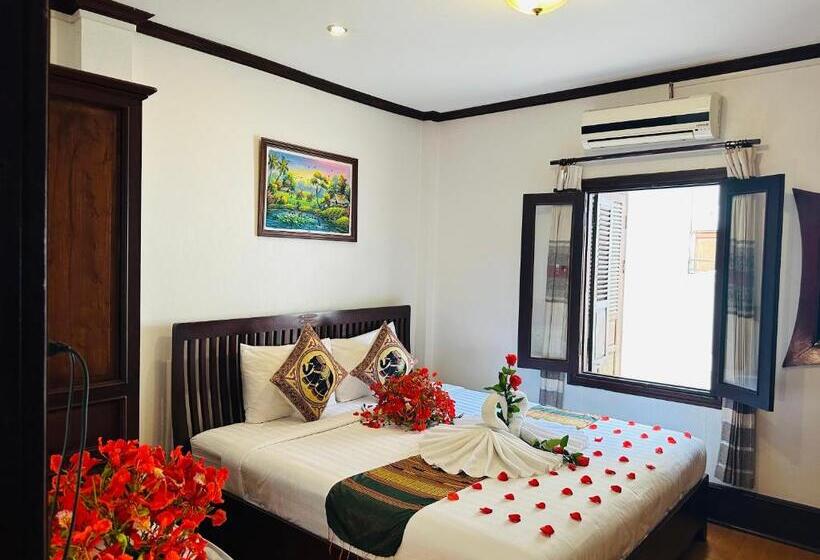 اتاق سوپریور, Thatsaphone