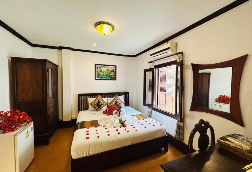 اتاق سوپریور, Thatsaphone