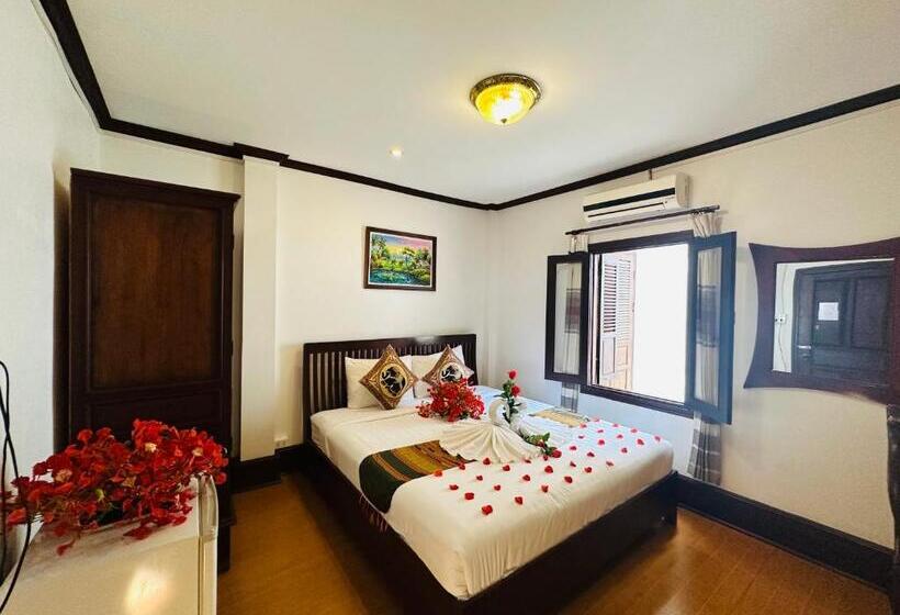 اتاق سوپریور, Thatsaphone