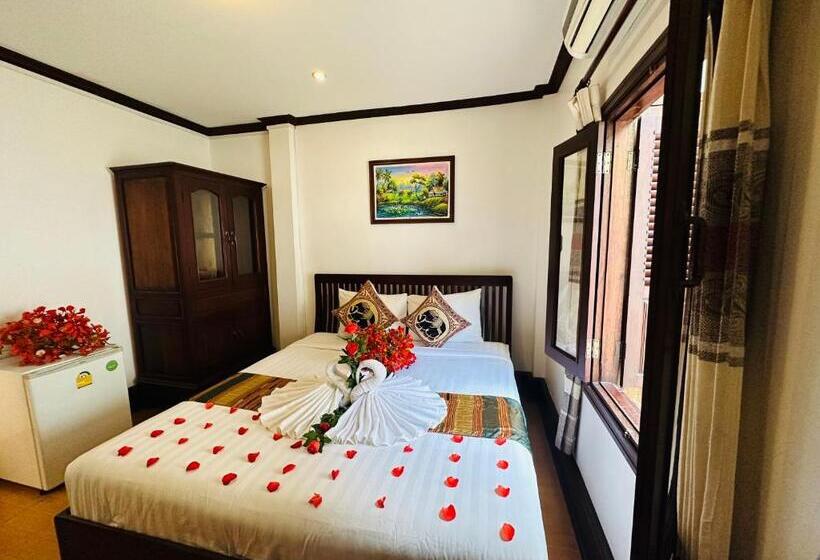 اتاق سوپریور, Thatsaphone