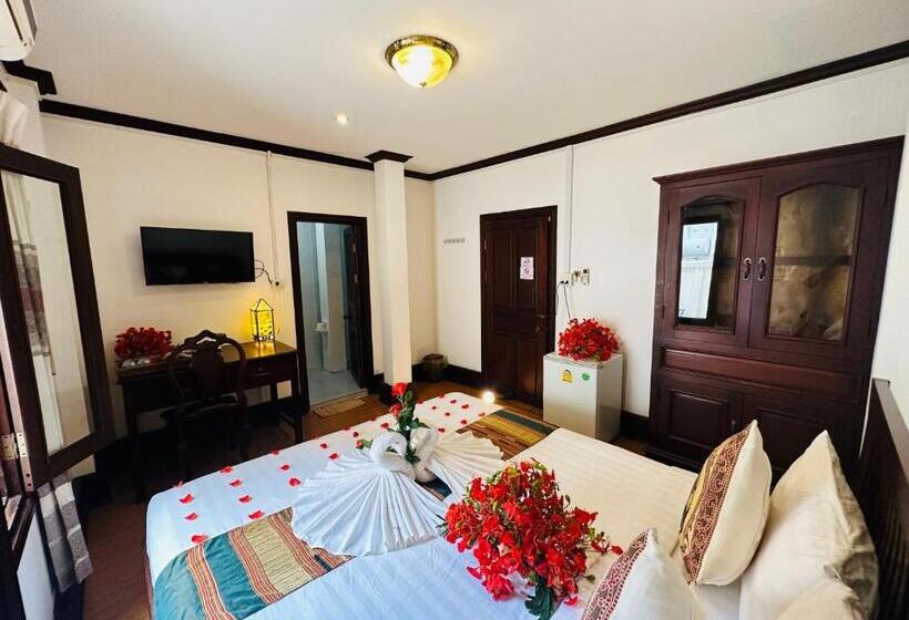 اتاق سوپریور, Thatsaphone