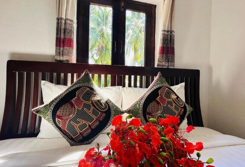 اتاق لوکس سه تخته, Thatsaphone