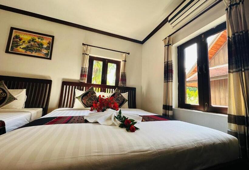 اتاق لوکس سه تخته, Thatsaphone