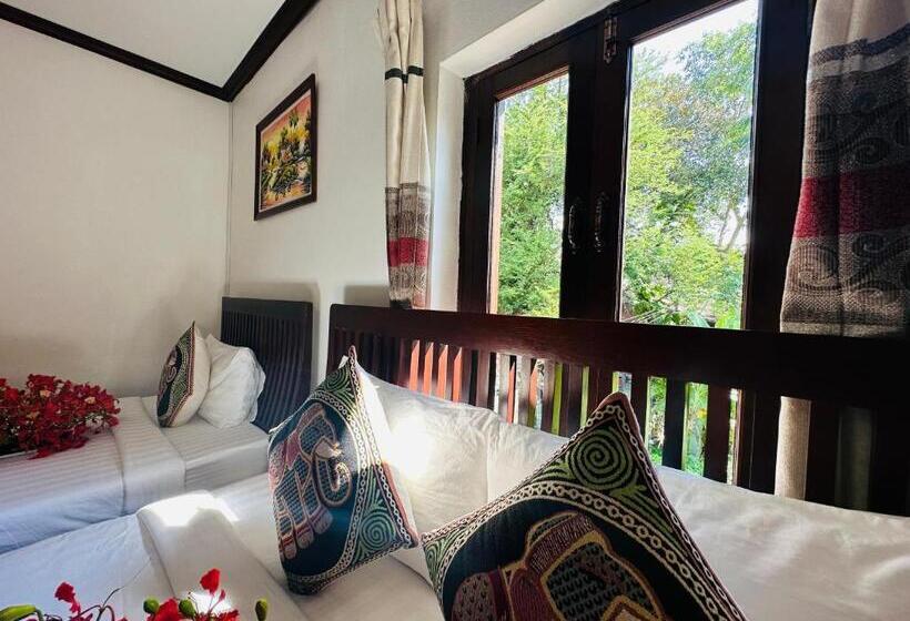 اتاق لوکس سه تخته, Thatsaphone