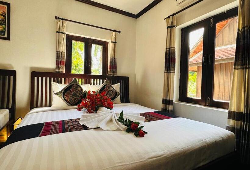 اتاق لوکس سه تخته, Thatsaphone