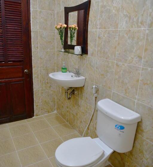 اتاق سوپریور با بالکن, Thatsaphone