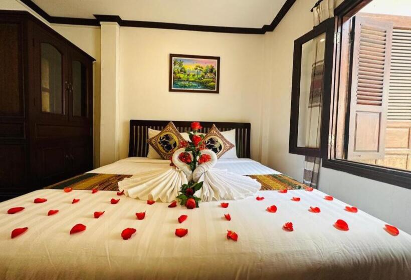 اتاق سوپریور, Thatsaphone