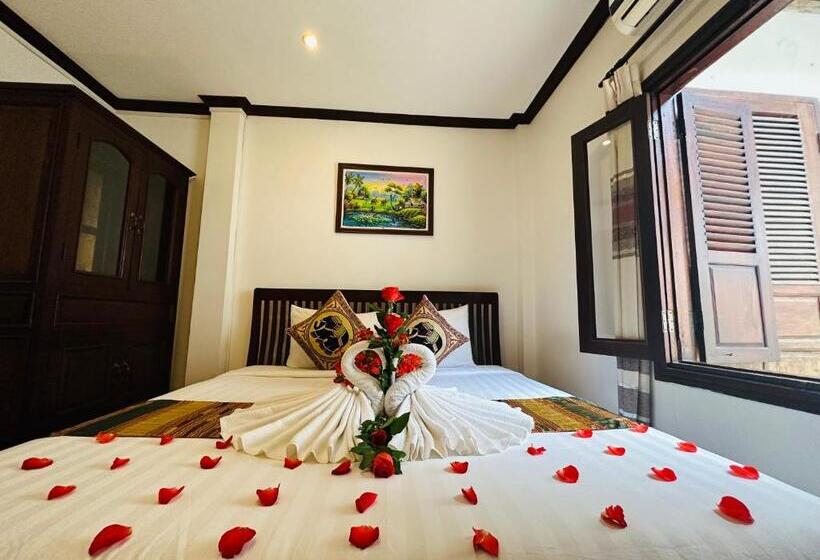 اتاق سوپریور, Thatsaphone