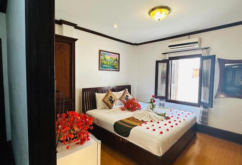 اتاق سوپریور, Thatsaphone