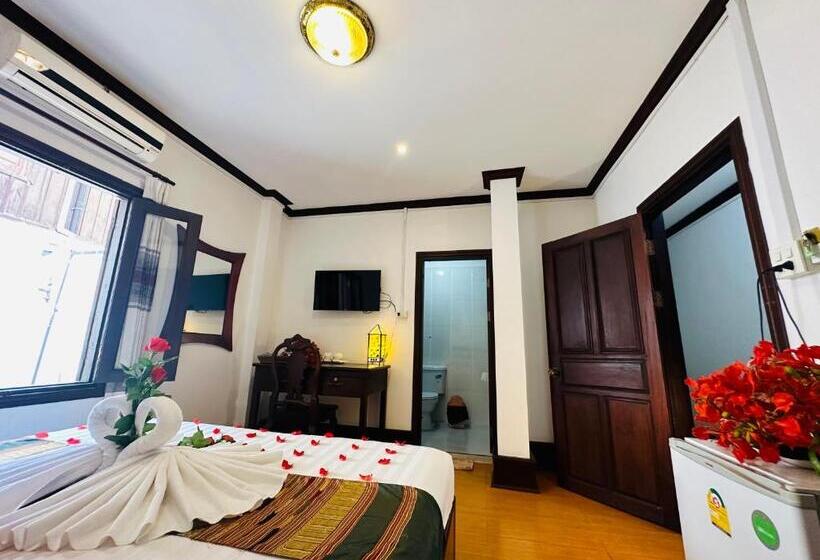 اتاق سوپریور, Thatsaphone