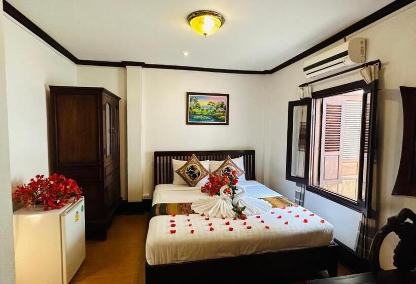 اتاق سوپریور, Thatsaphone