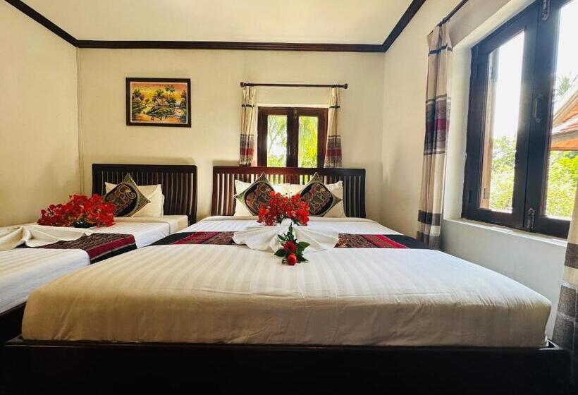 اتاق لوکس سه تخته, Thatsaphone