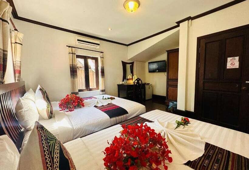 اتاق لوکس سه تخته, Thatsaphone