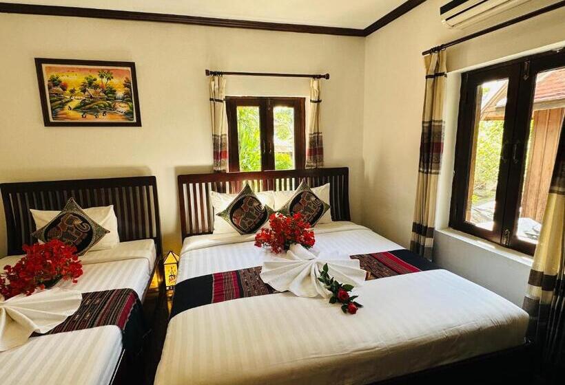 اتاق لوکس سه تخته, Thatsaphone