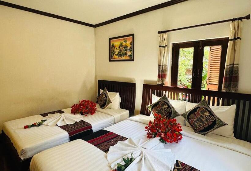 اتاق لوکس سه تخته, Thatsaphone