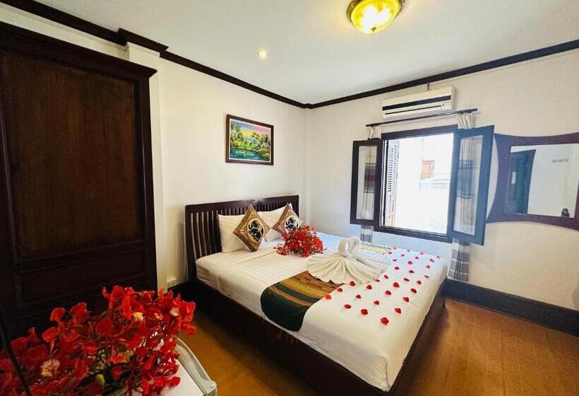 اتاق سوپریور, Thatsaphone