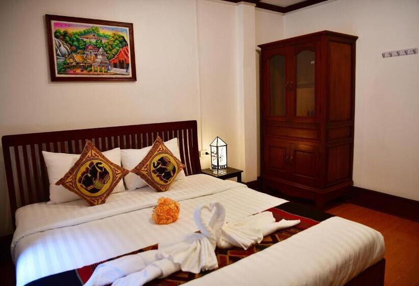 اتاق سوپریور, Thatsaphone