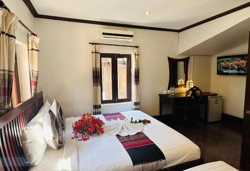 اتاق لوکس سه تخته, Thatsaphone