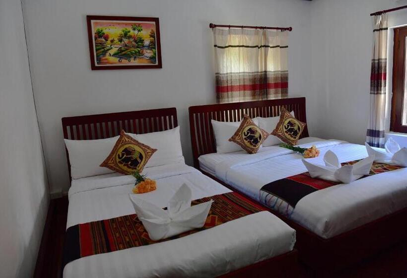 اتاق لوکس سه تخته, Thatsaphone