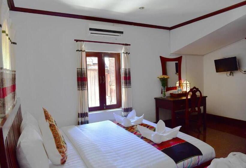 اتاق لوکس سه تخته, Thatsaphone