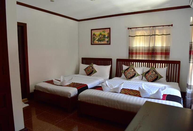 اتاق لوکس سه تخته, Thatsaphone