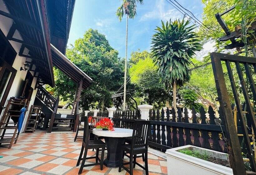 اتاق سوپریور, Thatsaphone