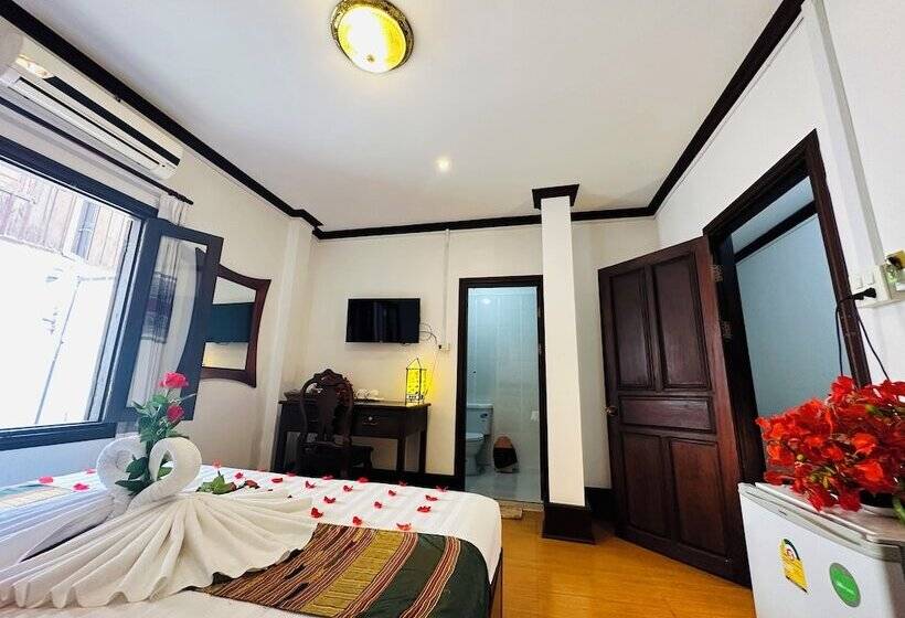 اتاق سوپریور, Thatsaphone