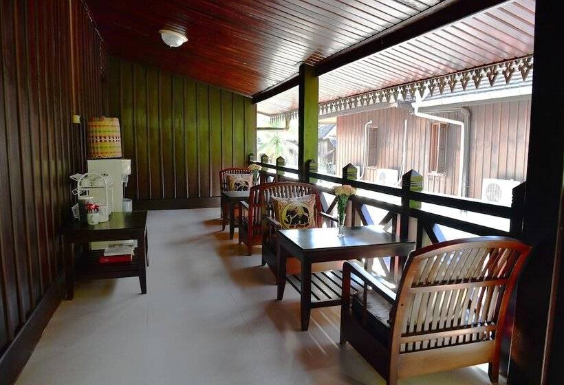 اتاق لوکس سه تخته, Thatsaphone