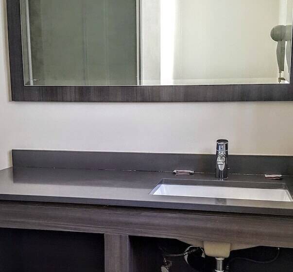 חדר דלוקס, Jewel City Inn