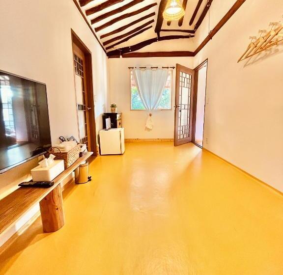 Family Room, Sosohan Hanok