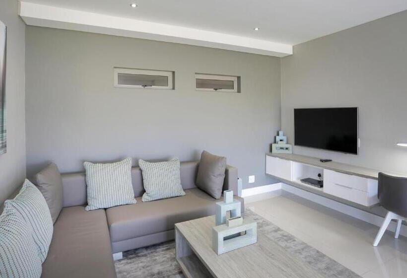 2침실 펜트하우스 아파트, The Capital On Bath