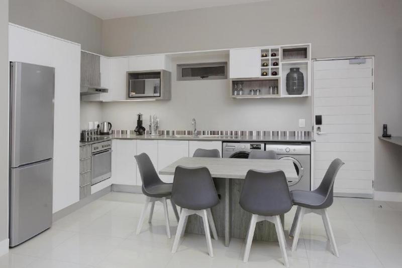 חדר סטנדרט, The Capital On Bath