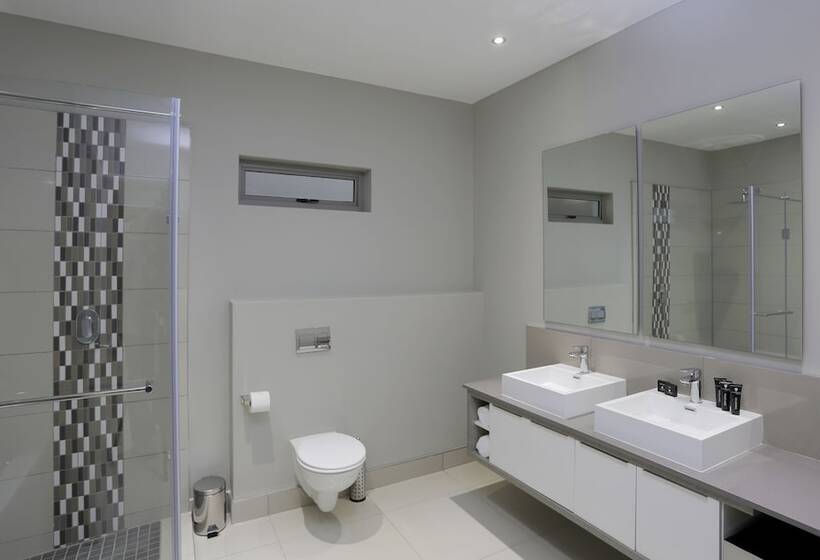 דירת פנטהאוז 2 חדרי שינה, The Capital On Bath