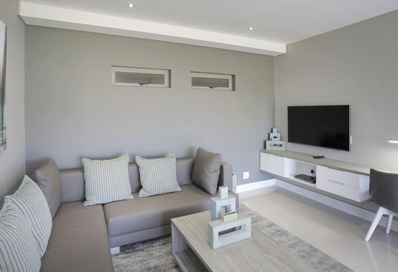 2침실 펜트하우스 아파트, The Capital On Bath