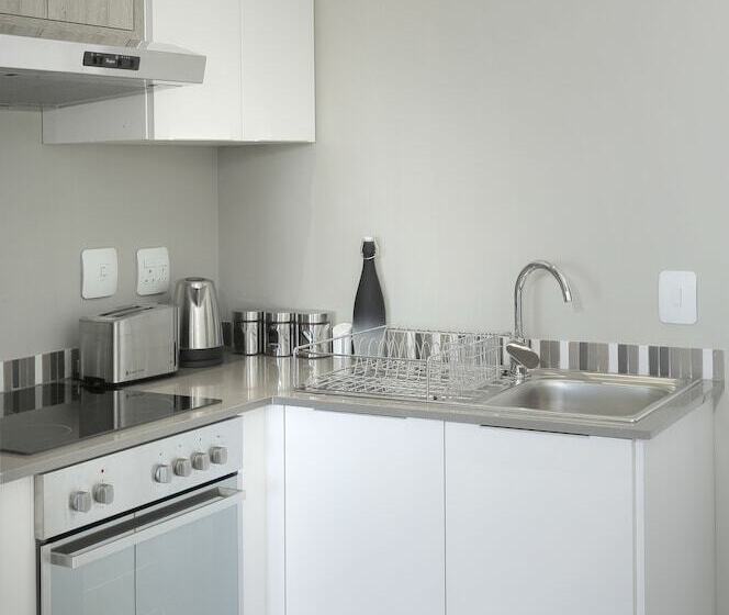 דירת פנטהאוז 2 חדרי שינה, The Capital On Bath