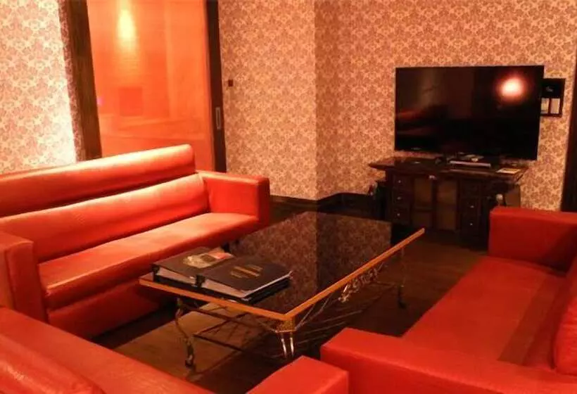 اتاق لوکس, Color Motel