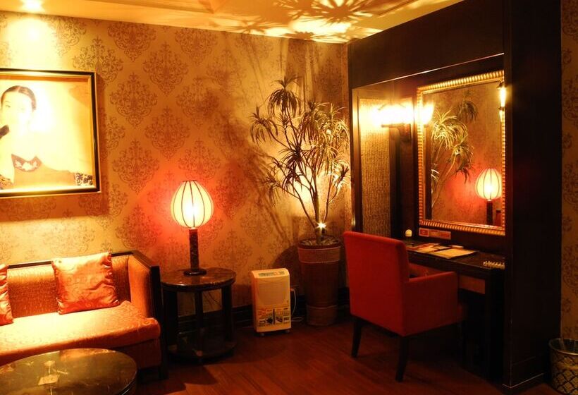 اتاق لوکس, Color Motel