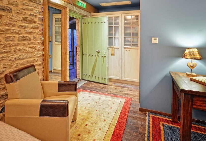 Номер Superior, Aithrio