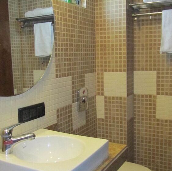 デラックスルーム, Bhammar S Inn   A Pure Veg