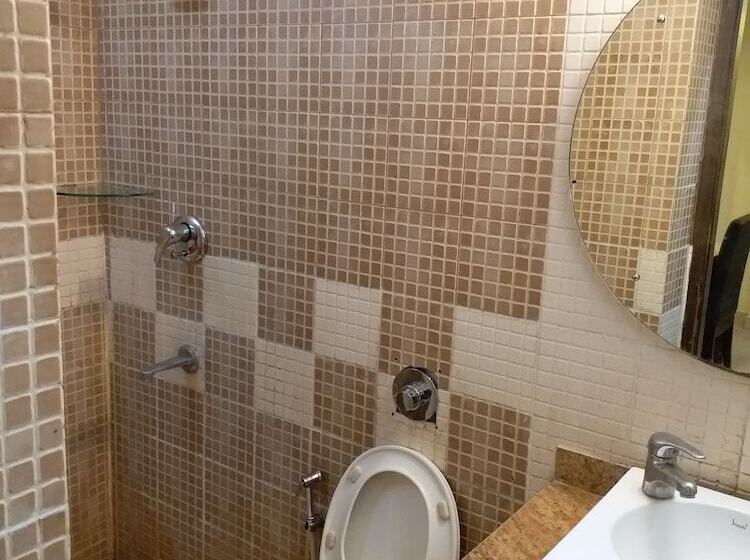 デラックスルーム, Bhammar S Inn   A Pure Veg