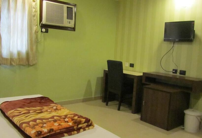 デラックスルーム, Bhammar S Inn   A Pure Veg