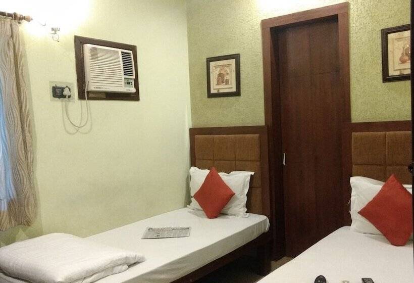 デラックスルーム, Bhammar S Inn   A Pure Veg