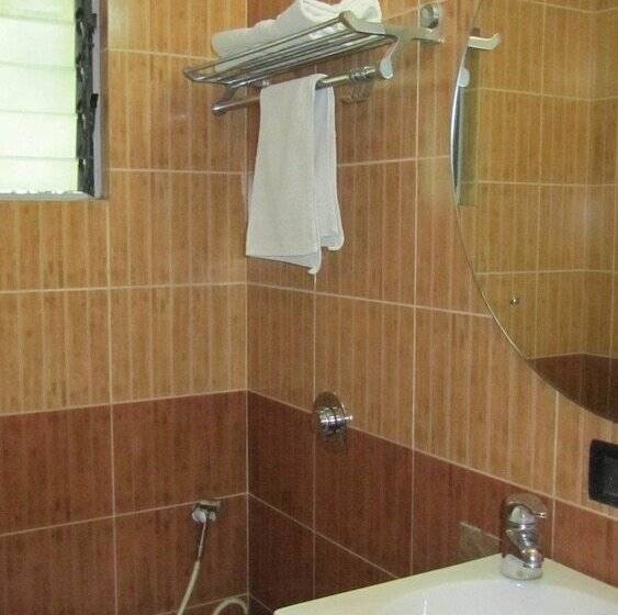 プレミアムルーム, Bhammar S Inn   A Pure Veg