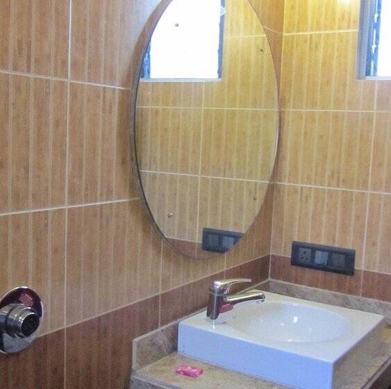 プレミアムルーム, Bhammar S Inn   A Pure Veg