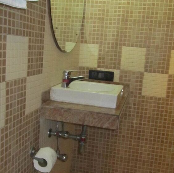 プレミアムルーム, Bhammar S Inn   A Pure Veg