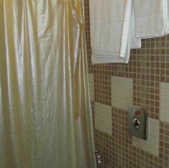 プレミアムルーム, Bhammar S Inn   A Pure Veg