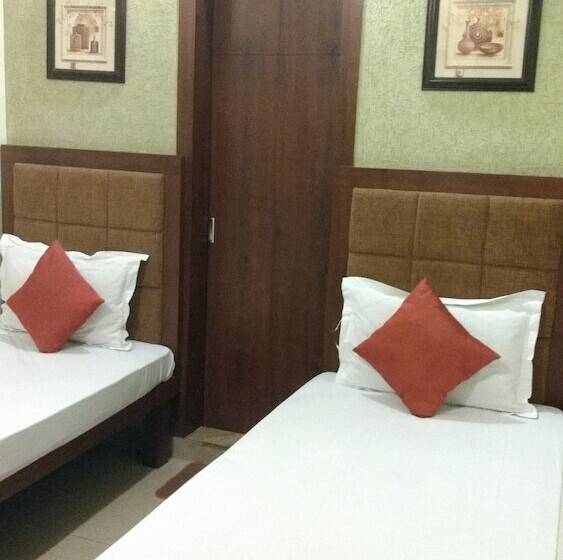 デラックスルーム, Bhammar S Inn   A Pure Veg