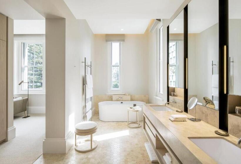 סוויטה, Como The Treasury