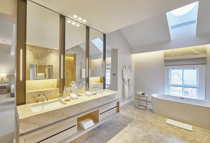 סוויטה, Como The Treasury