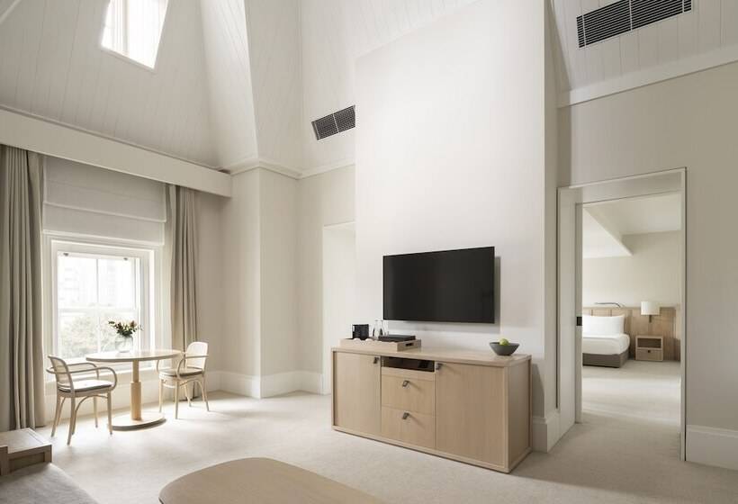 סוויטה, Como The Treasury